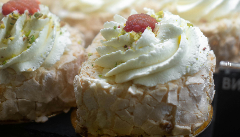 La Pavlova Recette : Un Dessert Léger, Élégant et Irrésistible 2 pavlova recette
